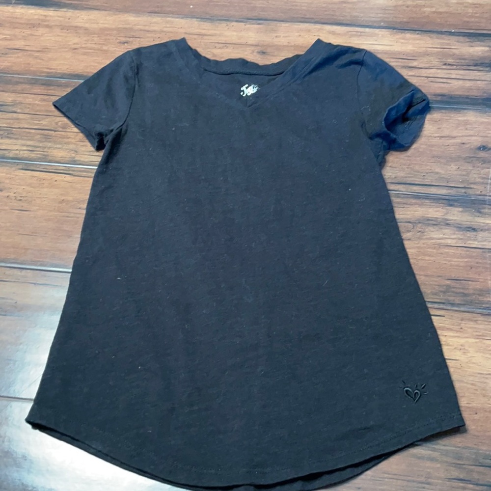 Justice V-neck black T-shirt size‎ 8